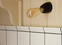 Lamphållare svart porslin - Fotlamphållare vinklad