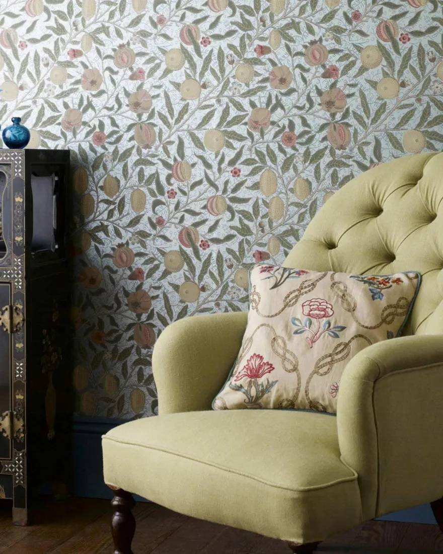 William Morris & Co. Tapet - Fruit Limestone/Artichoke